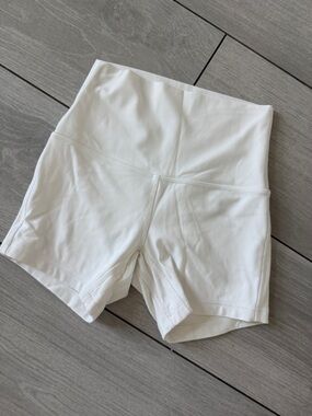 Lululemon Align™ High-Rise Short 4" Size 2, White